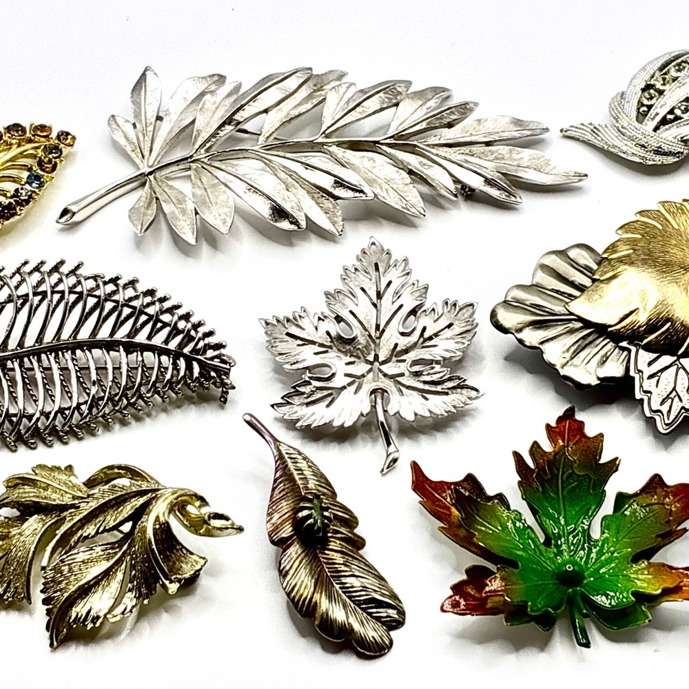 Vintage 10 Leaf Lot, 3 Signed, Various Types of Leaves Brooch’s